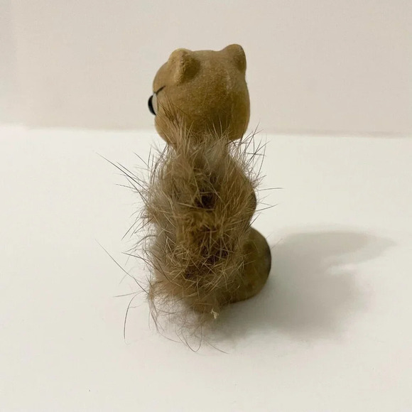 Vtg Small Flocked Squirrel Nodder Fury Tail Bobble Head 3 Inch  Tall Hong Kong - Picture 3 of 13